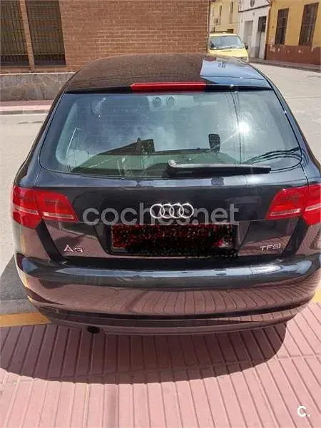 Usado Audi A3 Sportback Attraction 105 CV (77 kW) 2011 Negro Utilitario