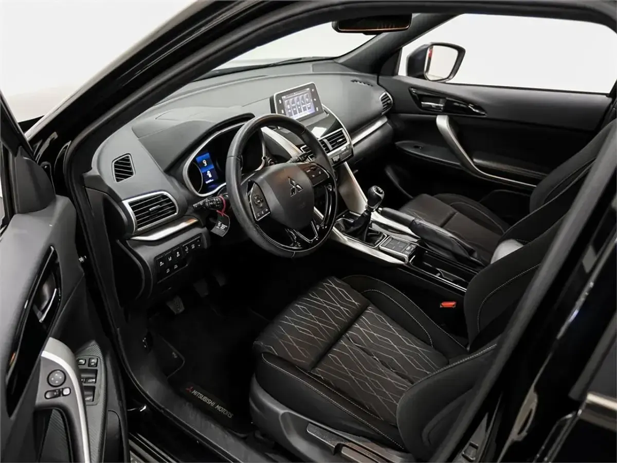 Usado Mitsubishi Eclipse Cross Motion 163 CV (119 kW) 2021 Negro SUV