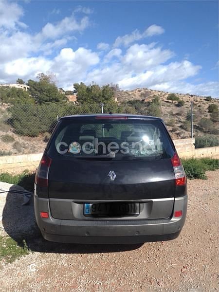 Usado Renault Scénic II Dynamique 130 CV (95 kW) 2008 Negro Monovolumen