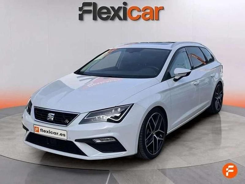 Usado Seat Leon ST FR 150 CV (110 kW) 2019 Blanco Familiar