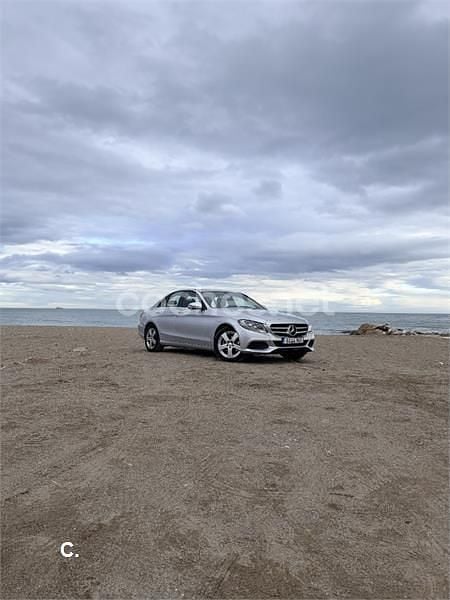 Usado Mercedes C180 120 CV (88 kW) 2014 Gris / plata Berlina