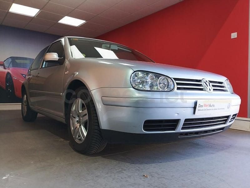 Usado VW Golf IV Highline 105 CV (77 kW) 2002 Gris / plata Berlina