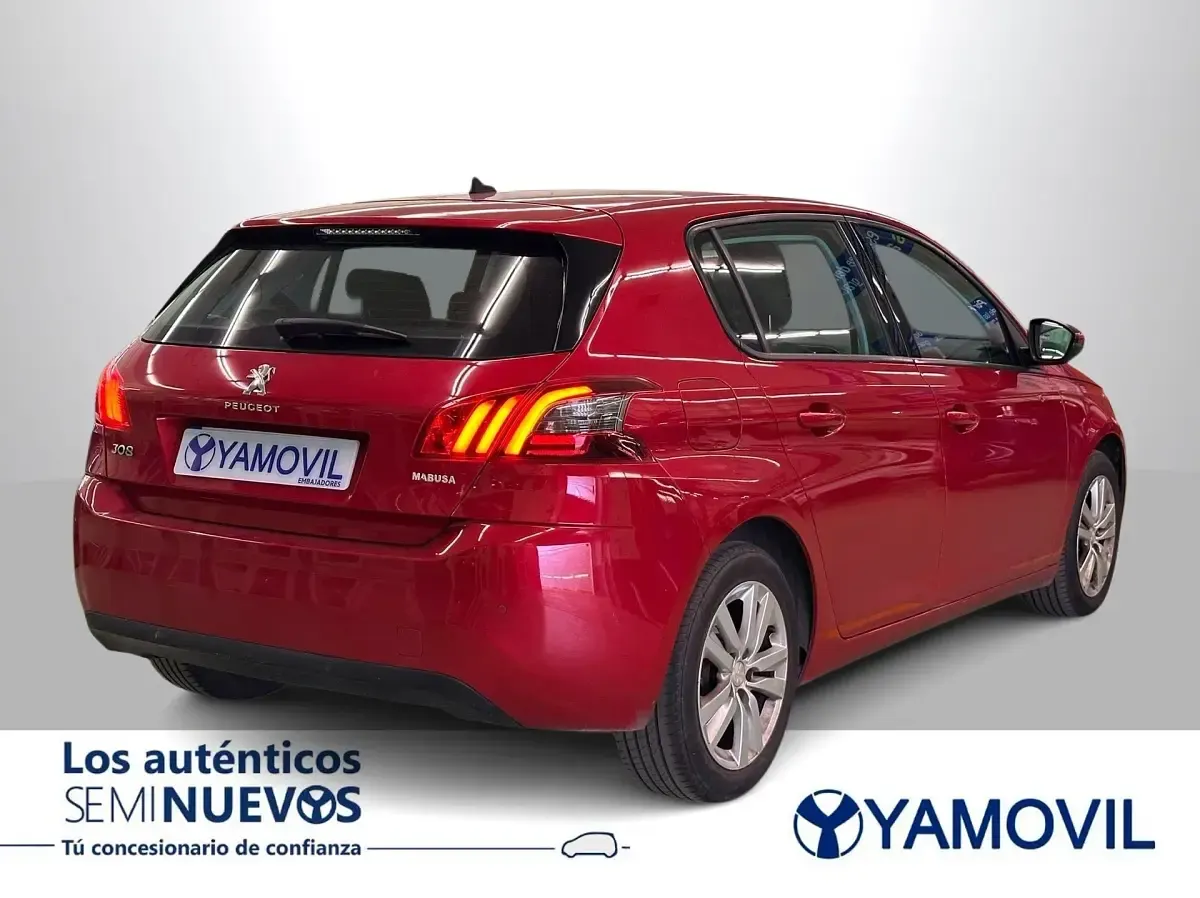 Usado Peugeot 308 Active 130 CV (95 kW) 2018 Rojo Berlina
