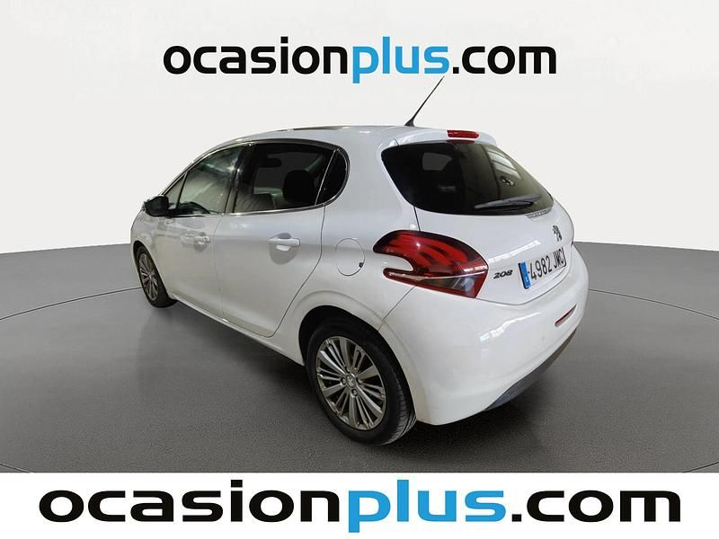 Usado Peugeot 208 Allure 100 CV (73 kW) 2016 Blanco Utilitario