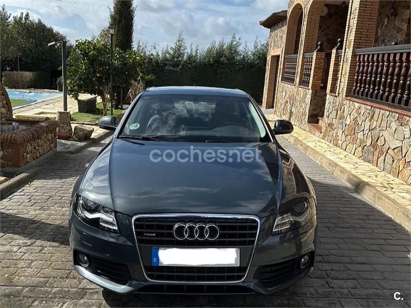 Usado Audi A4 170 HP (125 kW) 2009 Cinzento Sedan