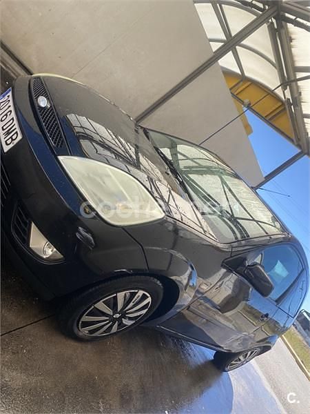 Usado Ford Fiesta 68 CV (50 kW) 2005 Negro Utilitario