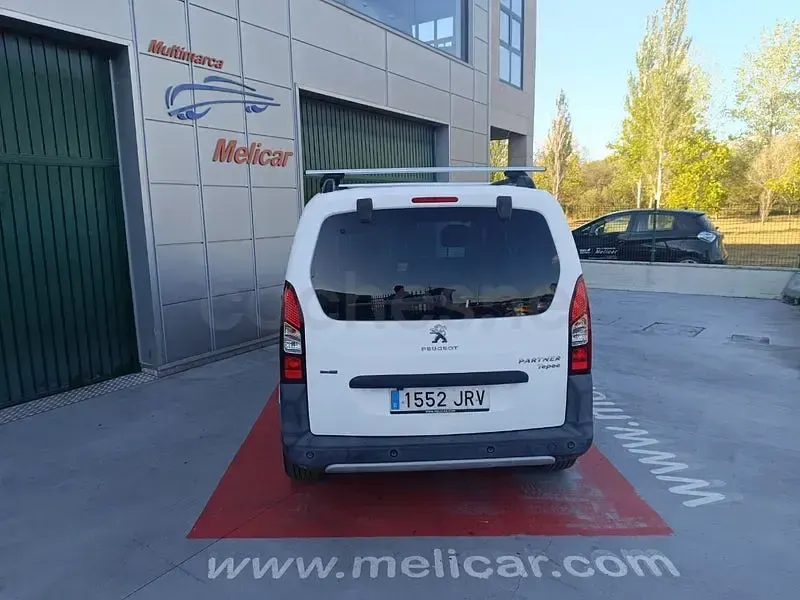 Usado Citroën Berlingo XTR 100 CV (73 kW) 2016 Blanco Monovolumen