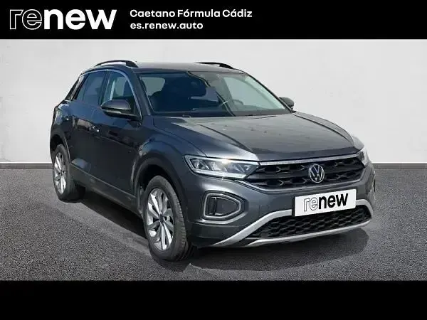 Usado VW T-Roc Life 110 CV (80 kW) 2022 Gris SUV