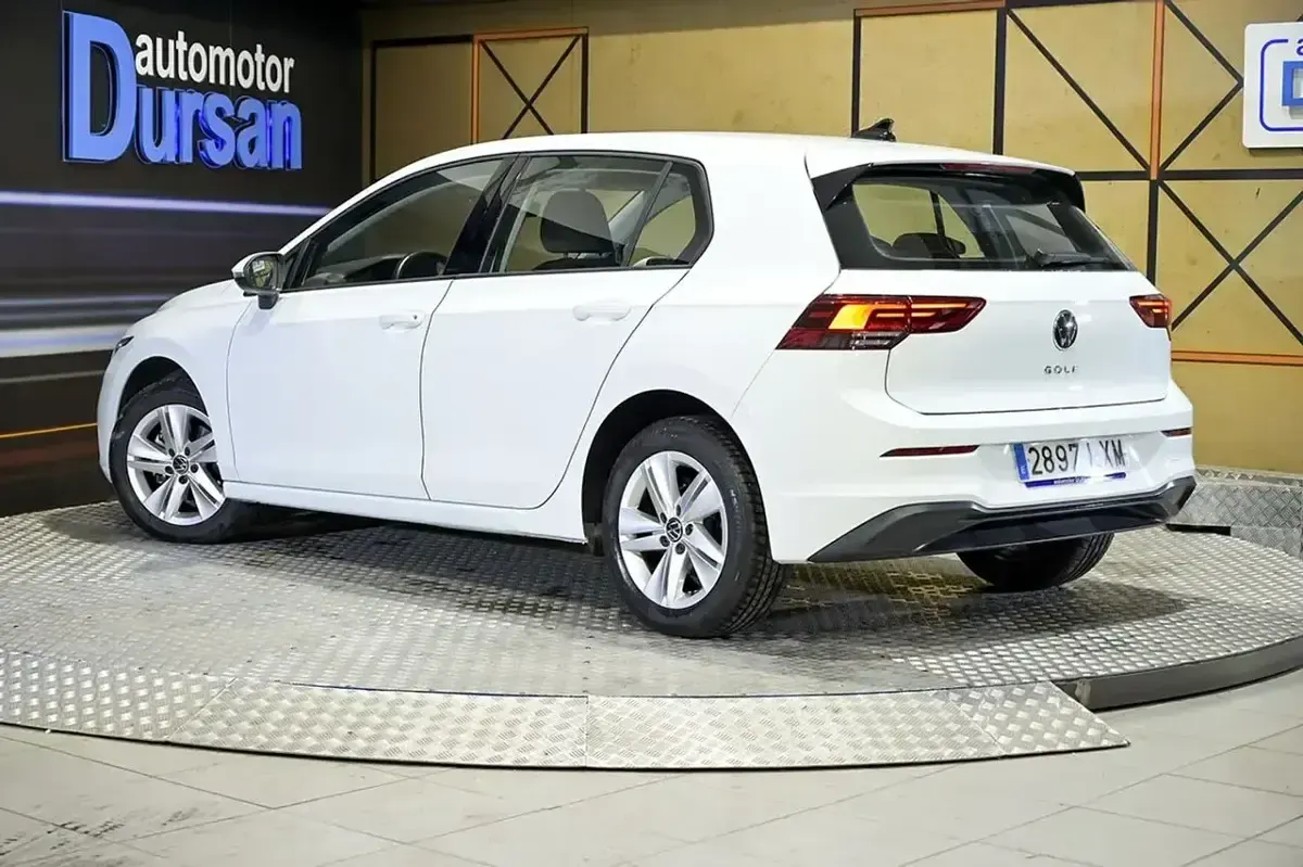 Usado VW Golf VIII 115 CV (84 kW) 2022 Blanco Berlina