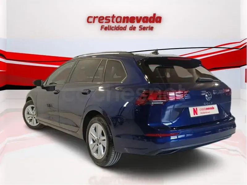 Usado VW Golf VIII Life 130 CV (95 kW) 2023 Azul Familiar