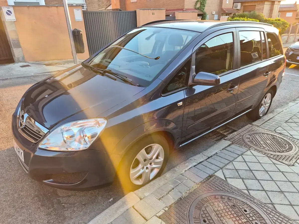 Usado Opel Zafira Energy 110 CV (80 kW) 2009 Gris Monovolumen