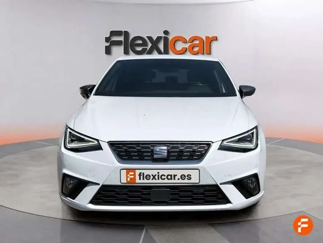 Usado Seat Ibiza 110 CV (80 kW) 2024 Blanco Utilitario