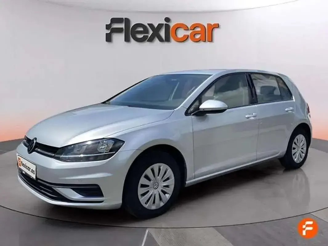 Usado VW Golf VII Advance 110 CV (80 kW) 2018 Gris Utilitario