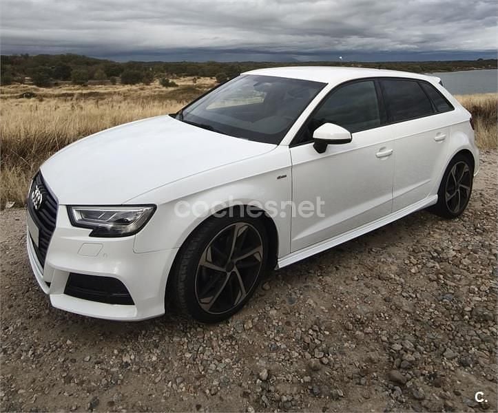 Usado Audi A3 S-Line 116 CV (85 kW) 2019 Blanco Berlina