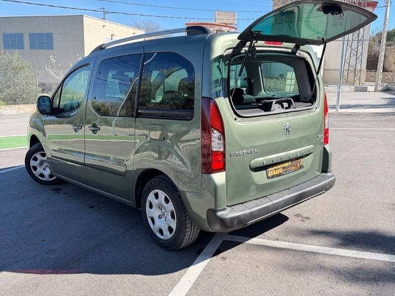 Usado Citroën Berlingo XTR 92 CV (67 kW) 2012 Verde Monovolumen