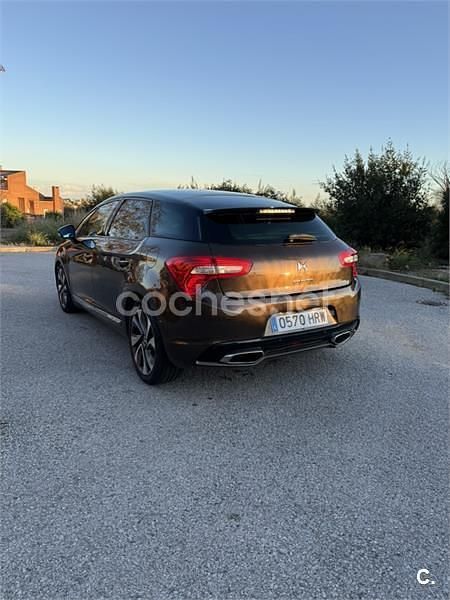 Usado Citroën DS5 200 CV (147 kW) 2013 Marrón Utilitario