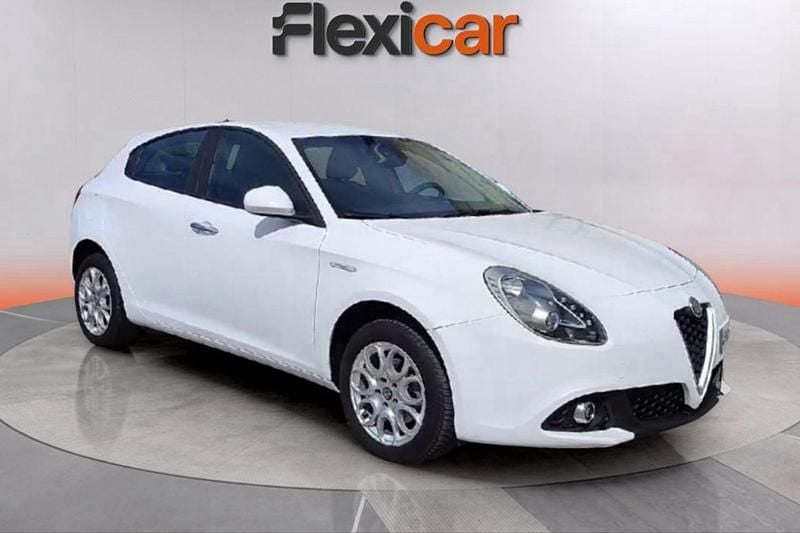 Usado Alfa Romeo Giulietta Tech Edition 120 CV (88 kW) 2019 Blanco Utilitario