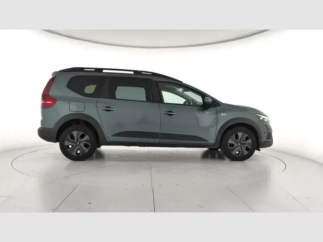 Usado Dacia Jogger Expression 101 CV (74 kW) 2025 Monovolumen