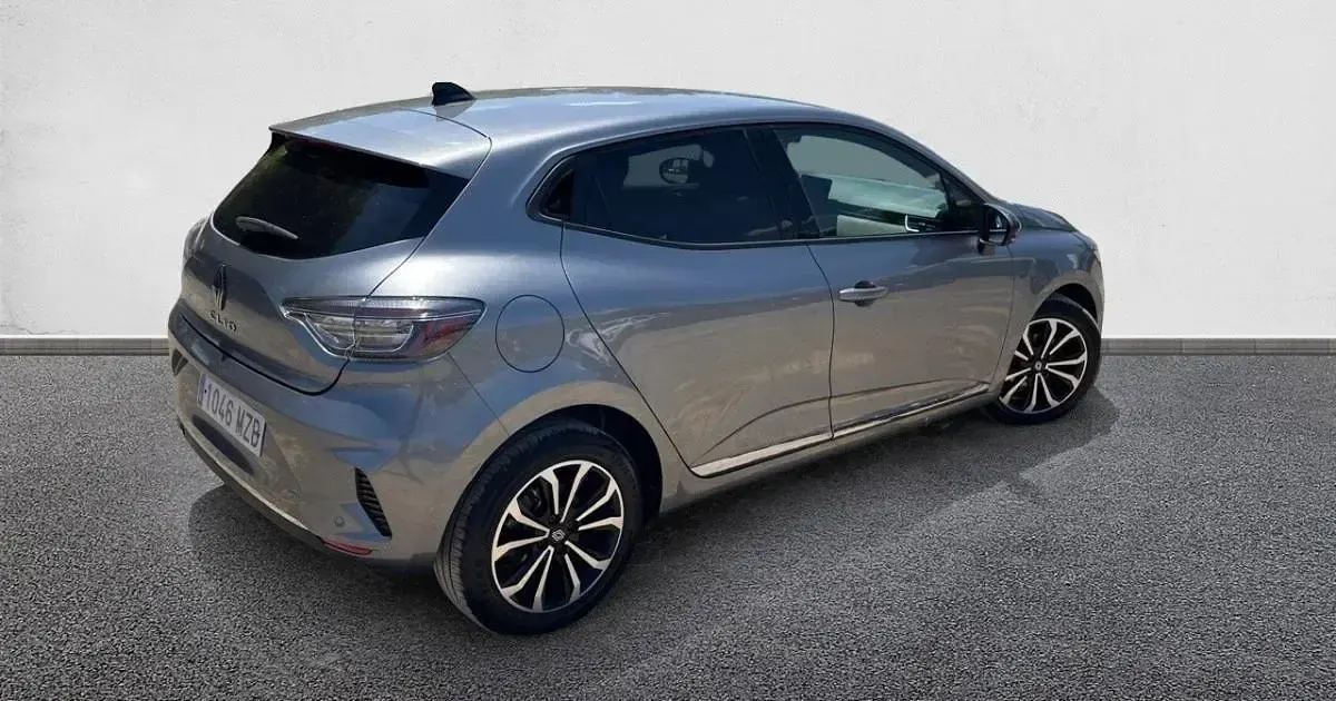 Usado Renault Clio Techno 100 CV (73 kW) 2025 Utilitario