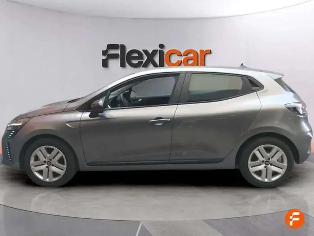 Usado Renault Clio Evolution 101 CV (74 kW) 2025 Gris Utilitario