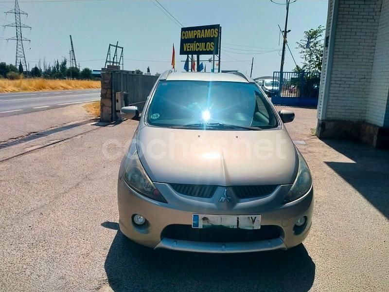 Usado Mitsubishi Grandis Invite 136 CV (100 kW) 2007 Beige Monovolumen