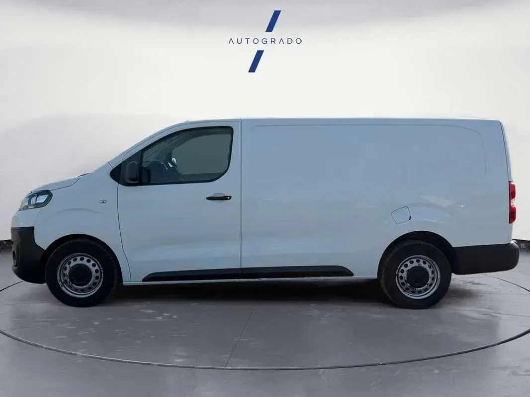 Usado Citroën Jumpy Comfort 122 CV (89 kW) 2019 Blanco Monovolumen