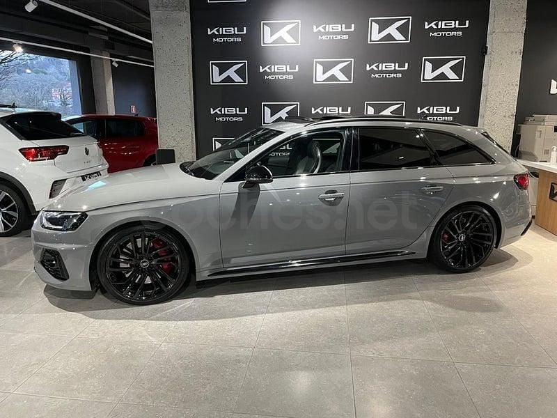 Usado Audi RS4 Sport 450 CV (330 kW) 2022 Gris / plata Familiar