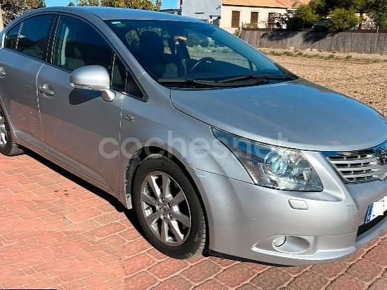 Usado Toyota Avensis Executive 150 CV (110 kW) 2010 Gris / plata Berlina