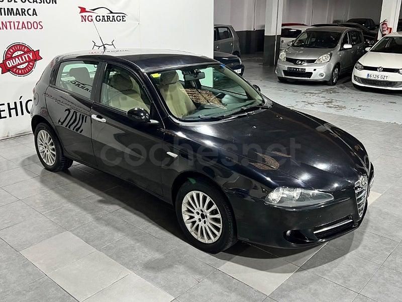 Usado Alfa Romeo 147 Progression 120 CV (88 kW) 2008 Negro Utilitario