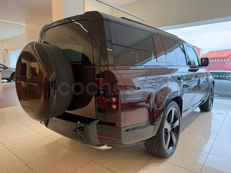 Usado Land Rover Defender SE 249 CV (183 kW) 2026 Rojo SUV