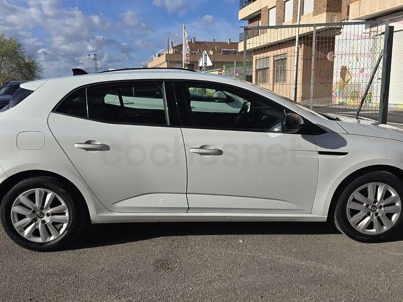 Usado Renault Mégane IV Equilibre 115 CV (84 kW) 2024 Blanco Berlina