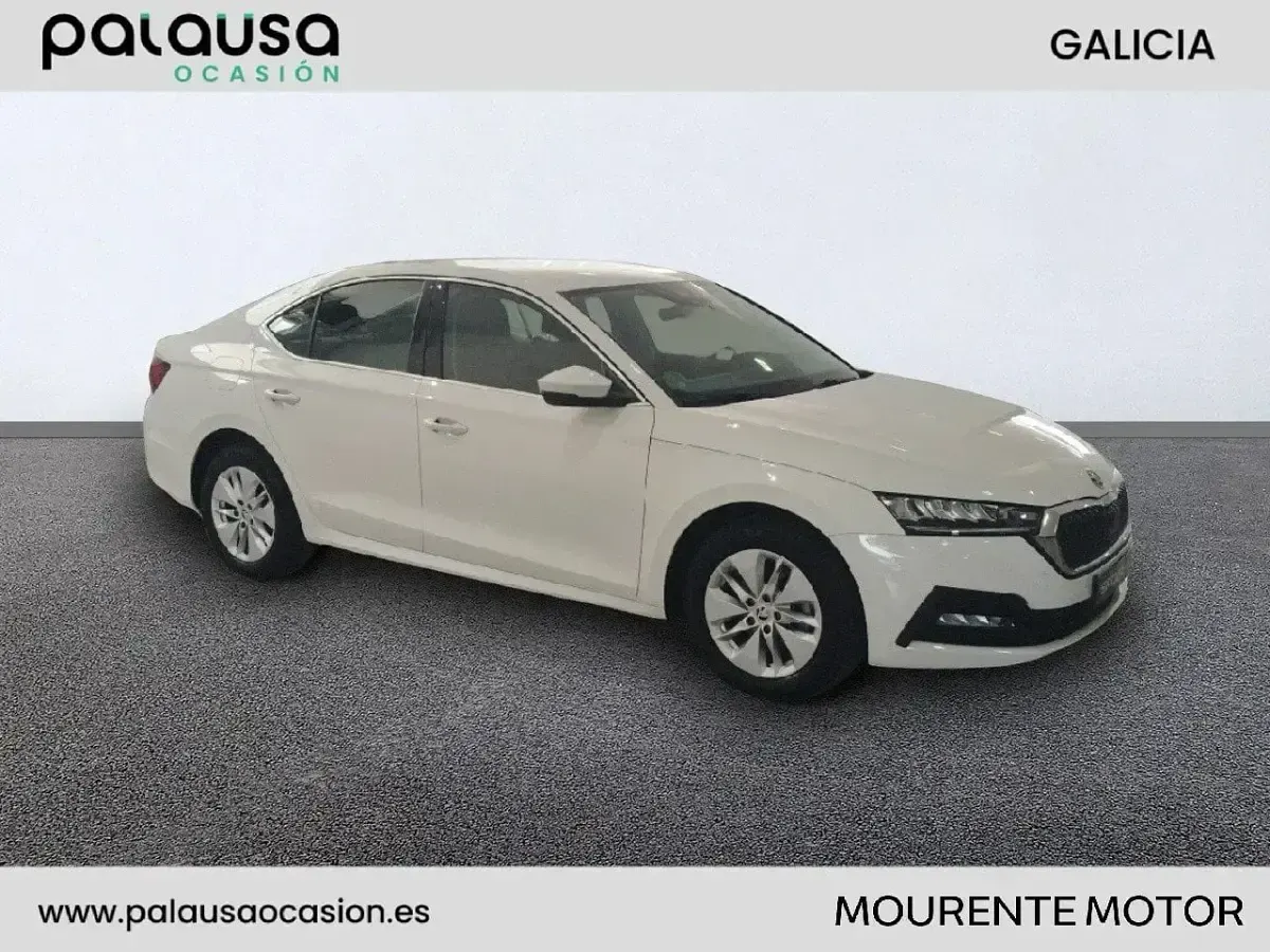 Usado Skoda Octavia Ambition 116 CV (85 kW) 2023 Blanco Berlina