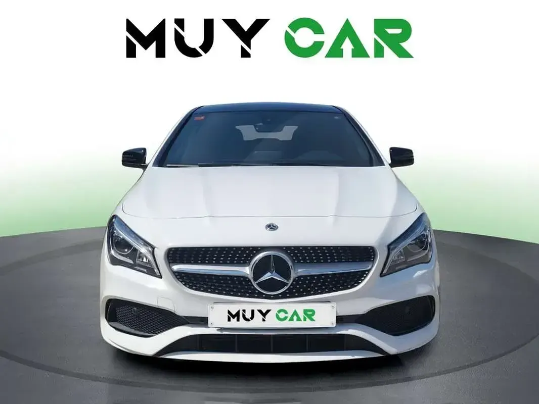 Usado Mercedes CLA180 Shooting Brake 122 CV (89 kW) 2018 Blanco Familiar