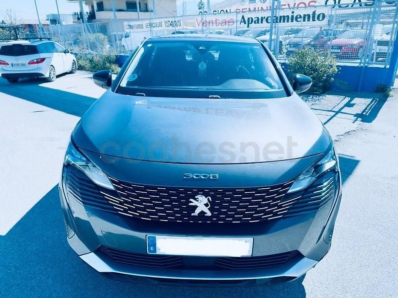 Usado Peugeot 3008 Active 130 CV (95 kW) 2022 Gris / plata SUV