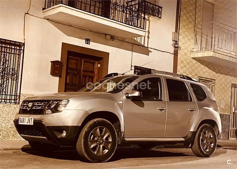 Gris / plata Usado 2016 Dacia Duster Lauréate SUV | 14.900 € - Imagen 1/4