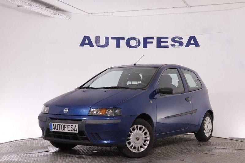 Usado Fiat Punto Dynamic 80 CV (58 kW) 2003 Azul Utilitario