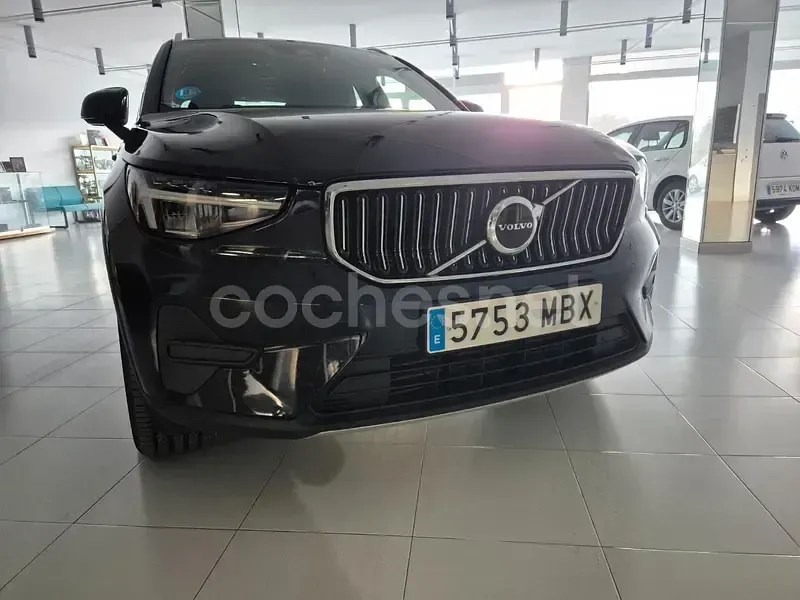 Usado Volvo XC40 Core 211 CV (155 kW) 2022 Negro SUV