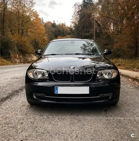 Usado BMW 120 177 CV (130 kW) 2009 Negro Utilitario