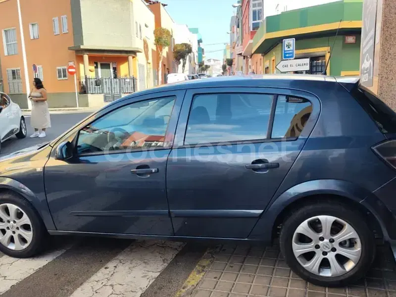Usado Opel Astra Cosmo 100 CV (73 kW) 2007 Azul Berlina