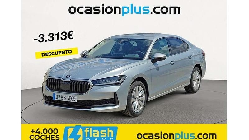 Plateado Nuevo 2025 Skoda Superb Essence Berlina | 29.991 € (Buen precio) - Imagen 1/4