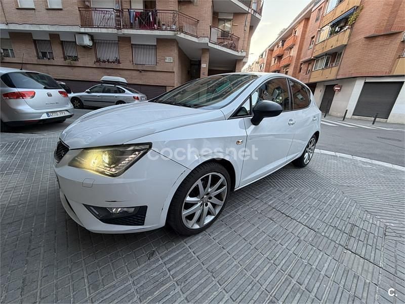 Usado Seat Ibiza FR 105 CV (77 kW) 2013 Blanco Berlina