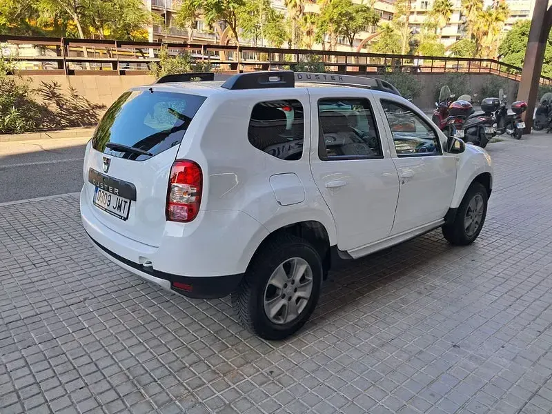 Usado Dacia Duster 109 CV (80 kW) 2016 Blanco SUV