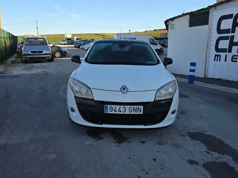 Usado Renault Mégane III Dynamique 110 CV (80 kW) 2009 Blanco Berlina