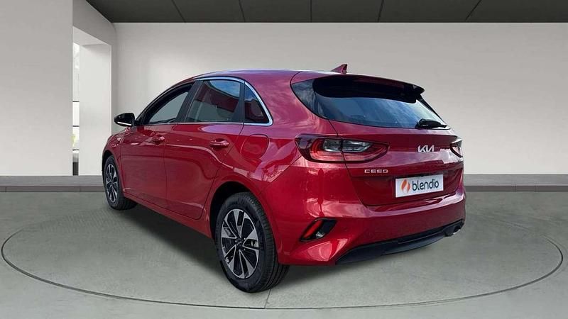 Rojo Usado 2024 Kia Ceed Utilitario | 17.900 € (Precio justo) - Imagen 1/4