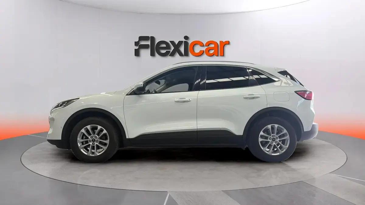 Usado Ford Kuga Titanium 226 CV (166 kW) 2023 Blanco SUV