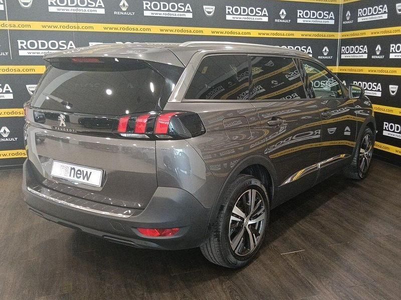 Usado Peugeot 5008 Allure 130 CV (95 kW) 2017 Gris / plata Monovolumen