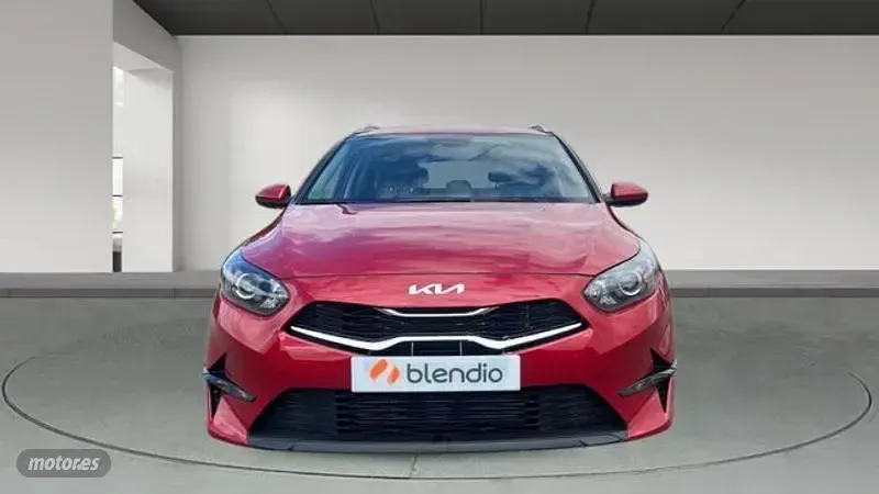 Usado Kia Ceed Sportswagon 120 CV (88 kW) 2024 Rojo Familiar