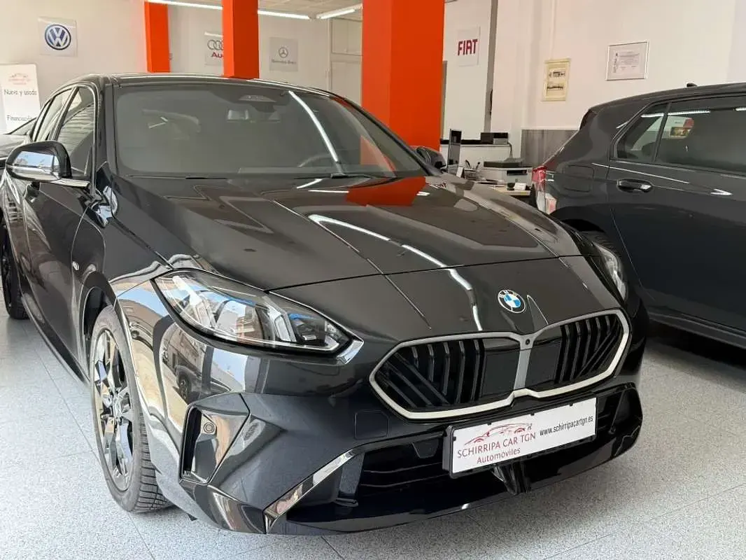 Usado BMW 120 M Sport 170 CV (125 kW) 2025 Negro Utilitario