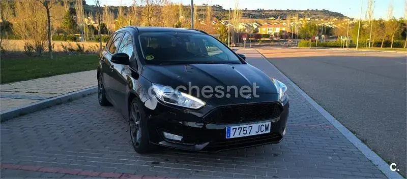 Usado Ford Focus Titanium 115 CV (84 kW) 2015 Negro Familiar