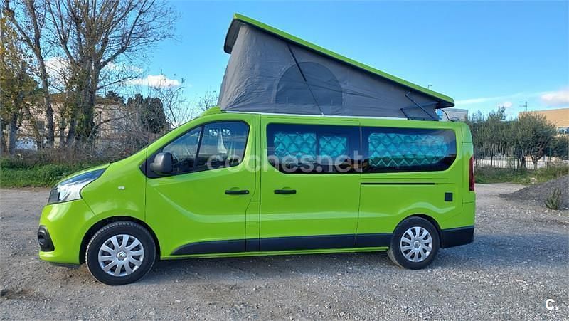 Usado Renault Trafic LIMITED 120 CV (88 kW) 2019 Verde Monovolumen